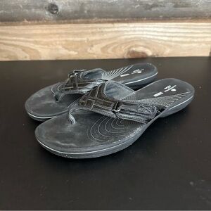 CLARKS Cloudsteppers Breeze Sea Black Patent Flip Flop Slip On Sandal Ladies 10